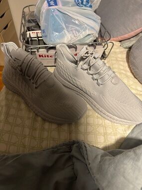 Lightweight Knit Running Sneakers - Gray